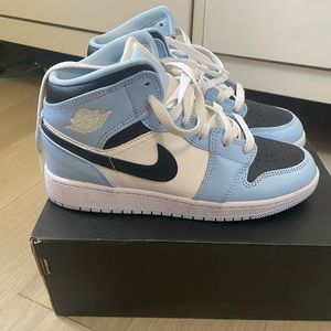 2021 Air Jordan 1 Low SE GS 'Barcelona'